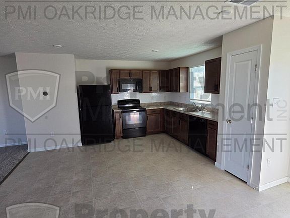 4th image of 1311 Castle Ct