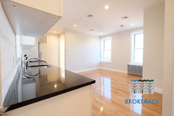 Rented by SBJ Brokerage, LLC | media 8