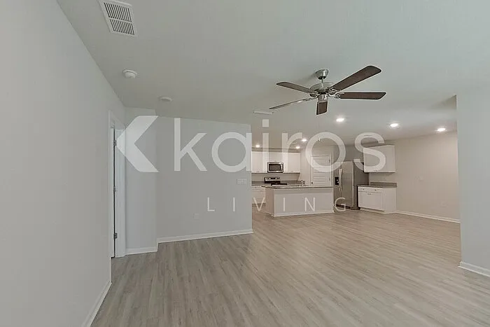 4 bed, 2.0 bath, 1787 sqft, $2,145 — Photo 4