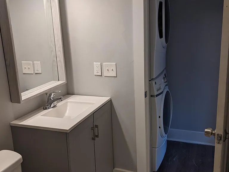 bathroom, w/d