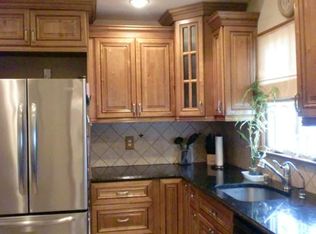 9 Lambert St, Woodbridge, NJ 07095