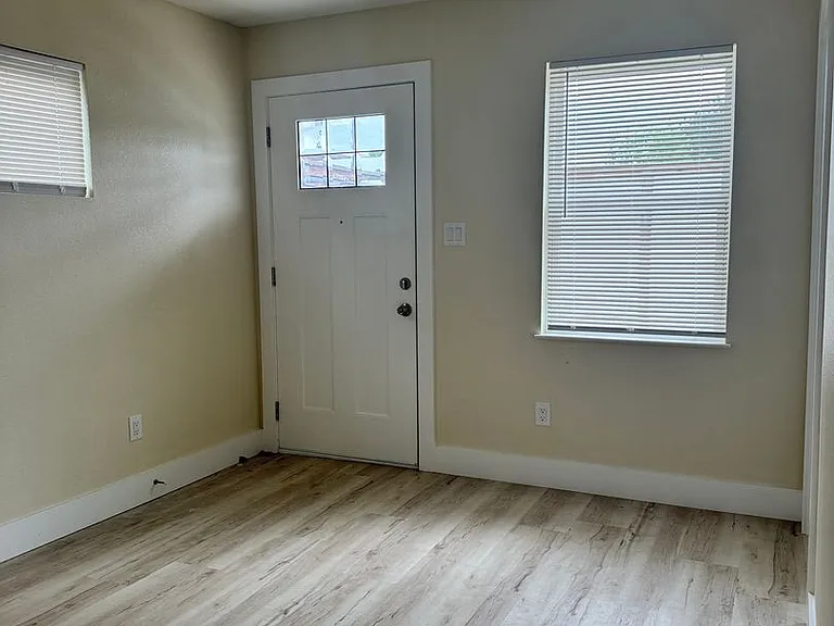 7316 Lasalette St — Photo 3