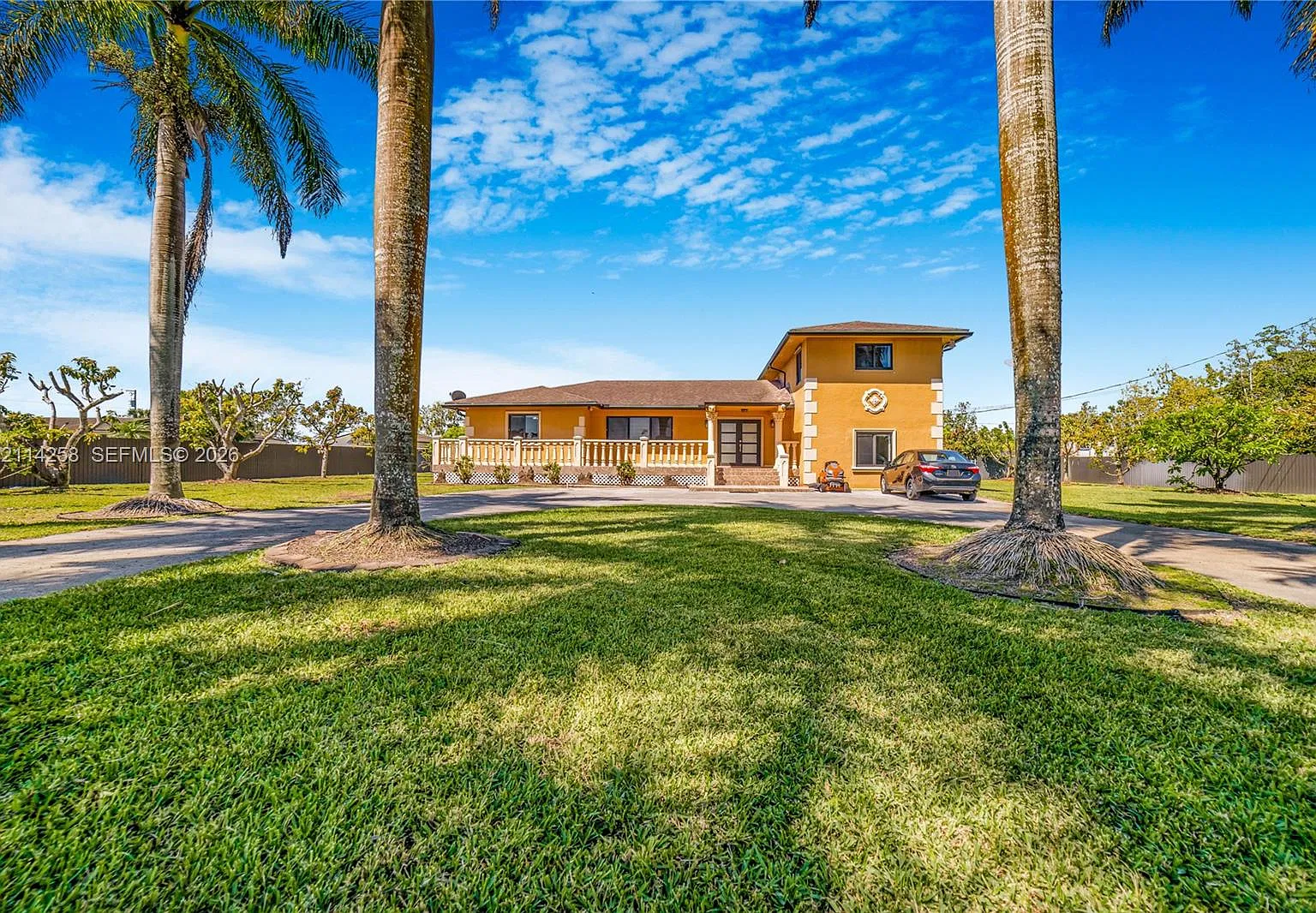 6 bed, 4.0 bath, 3352 sqft, $6,499 — Photo 1
