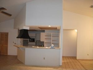 4th image of 1519 N Lombardo Ave