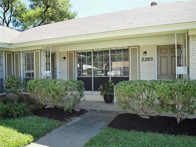 2nd image of 2205 Teakwood Dr