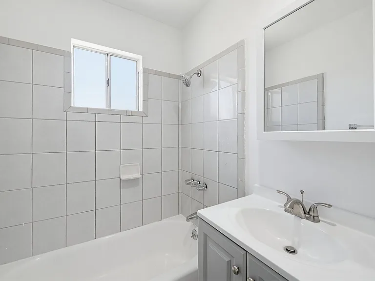 4264 W Broadway #C — Photo 7