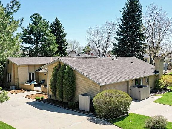 3rd image of 320 Glenview Ct