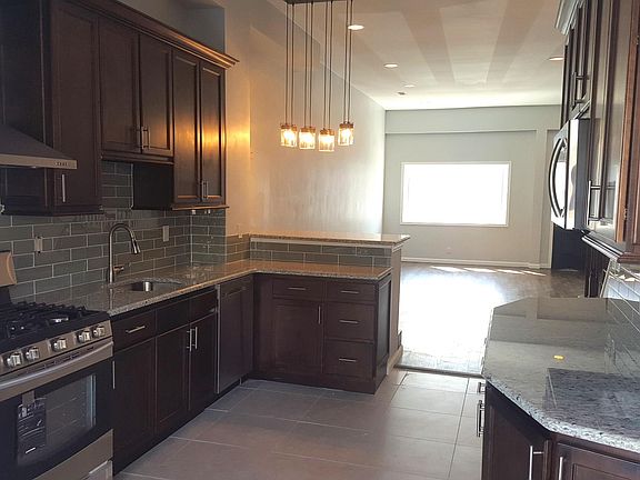 4th image of 14 Laidlaw Ave #2