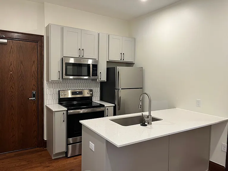 303 Greenup (NEW) — Photo 6