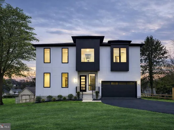 2613 Beacon Hill Rd, Alexandria, VA 22306