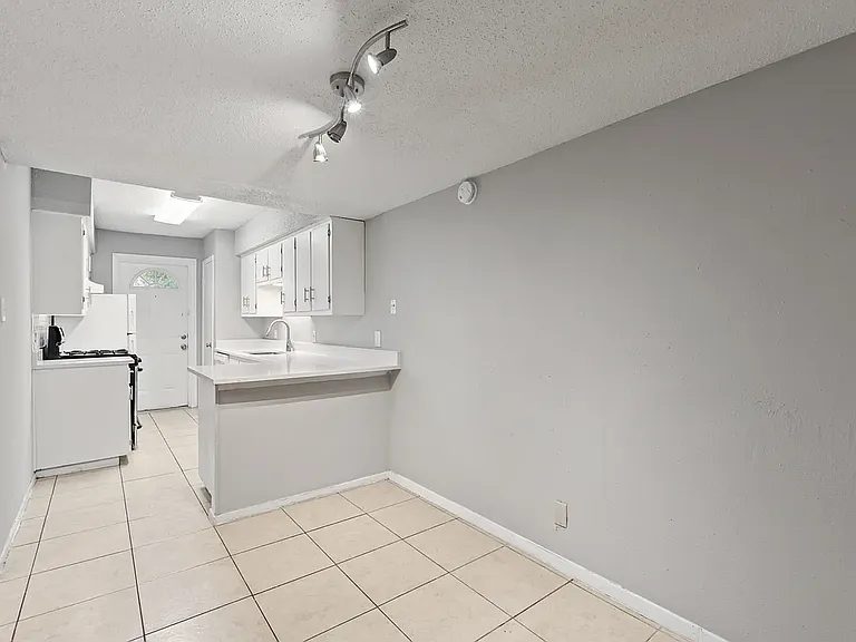 04 Flats — Photo 31