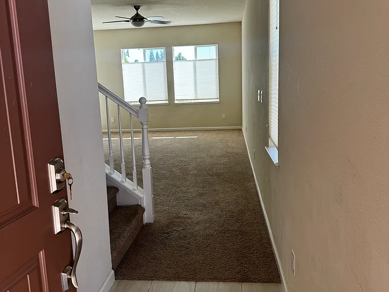1114 Drake Way — Photo 7