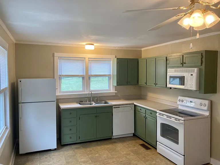 All kitchen appliances included.
