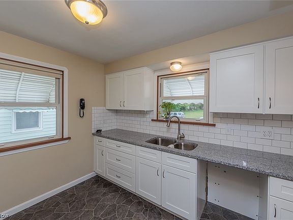 5th image of 4429 W 143rd St