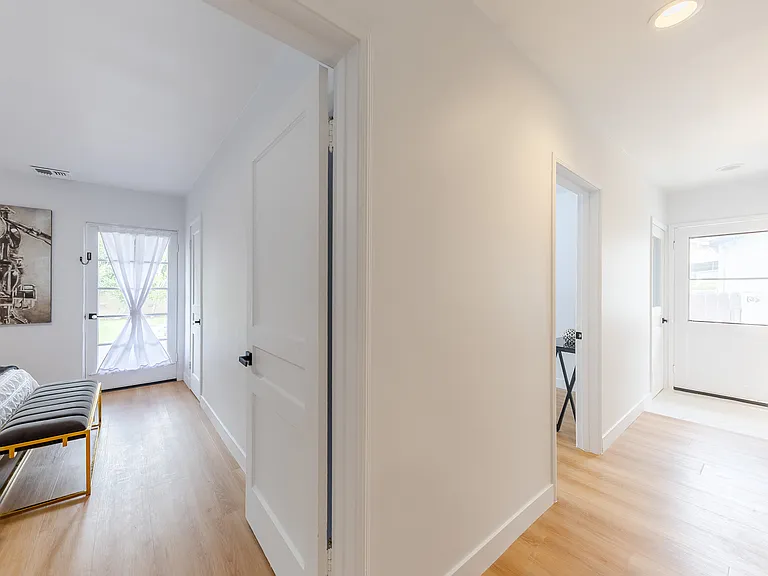 2522 Armacost Ave — Photo 34