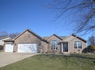 753 Fieldview Dr, Smithton, IL 62285