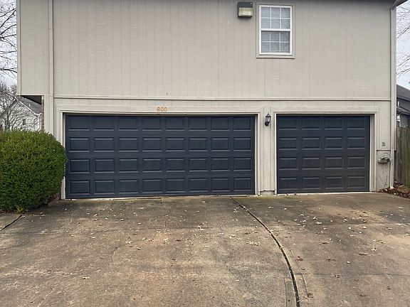 5th image of 800 SW Hillcrest Ln