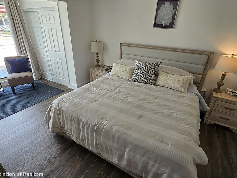 639 Killarney Dr — Photo 23