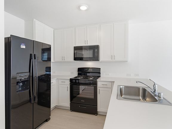 4th image of 3120 Burmese St