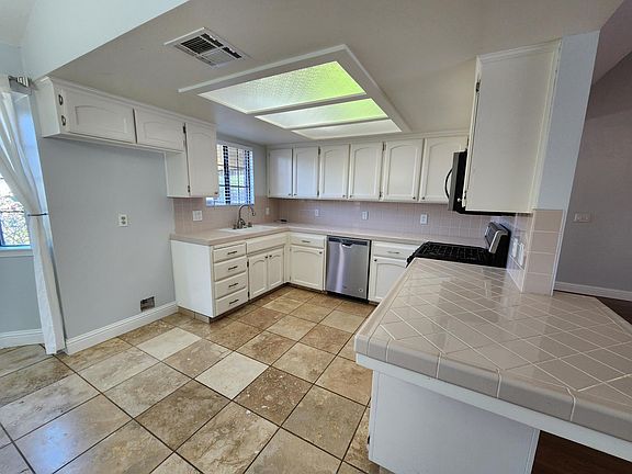 5th image of 2101 E Shea Dr