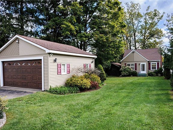4th image of 7418 Song Lake Rd