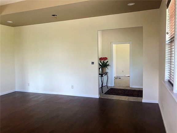 3rd image of 11045 Twin Springs Ln