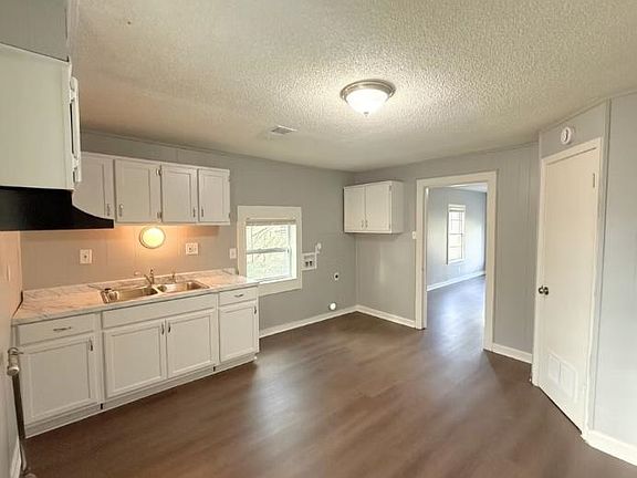2nd image of 433 Dixie Rd