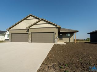 1320 N Cole Ave, Tea, SD 57064