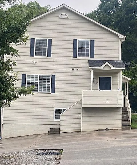 1630 Leona St NW — Photo 2