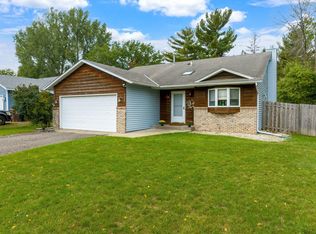 2622 Greystone Ave N, Oakdale, MN 55128