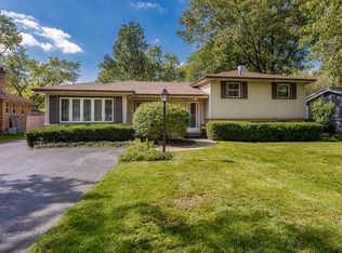 22W541 Sycamore Dr, Glen Ellyn, IL