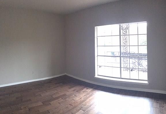 4th image of 4349 Bellaire Dr S APT 228S