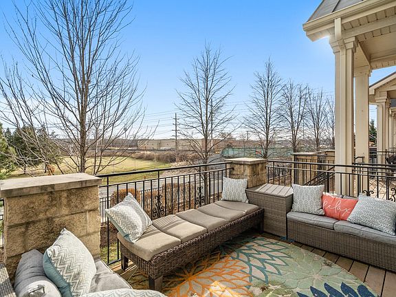 3rd image of 1509 Lakeridge Ct #35
