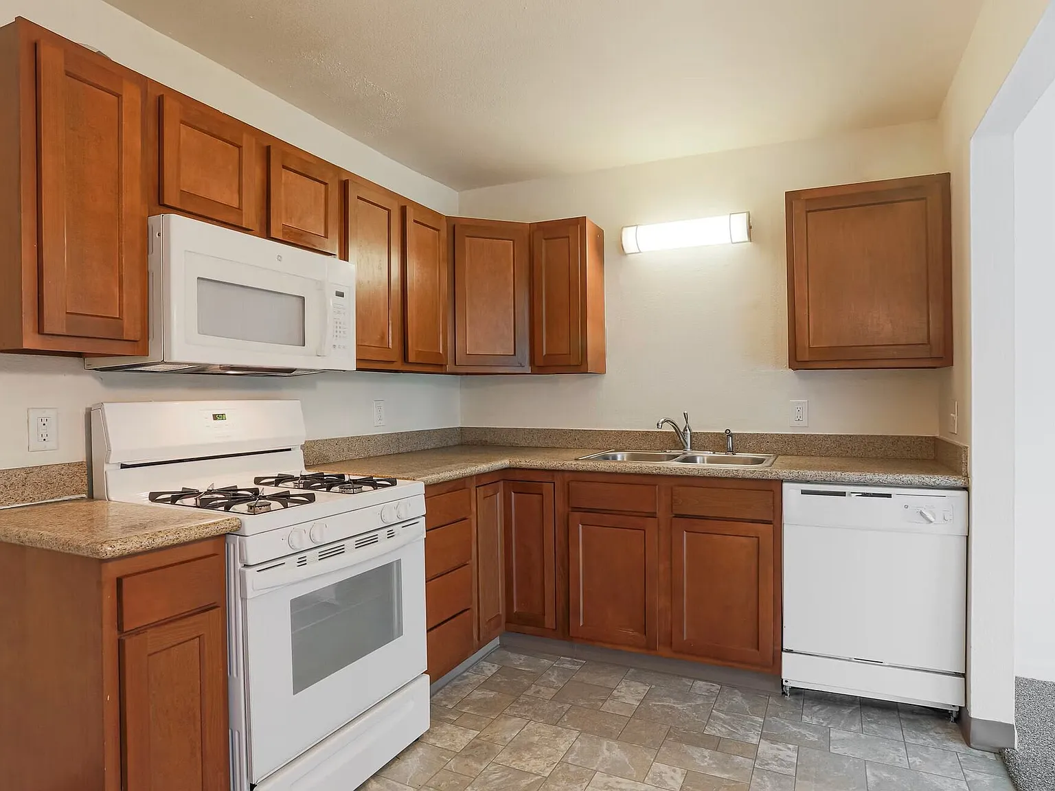 Southview Apartments — Photo 3