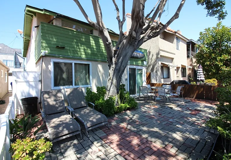 822 Island Ct — Photo 36