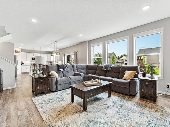 5th image of 17821 Meadows Way SE