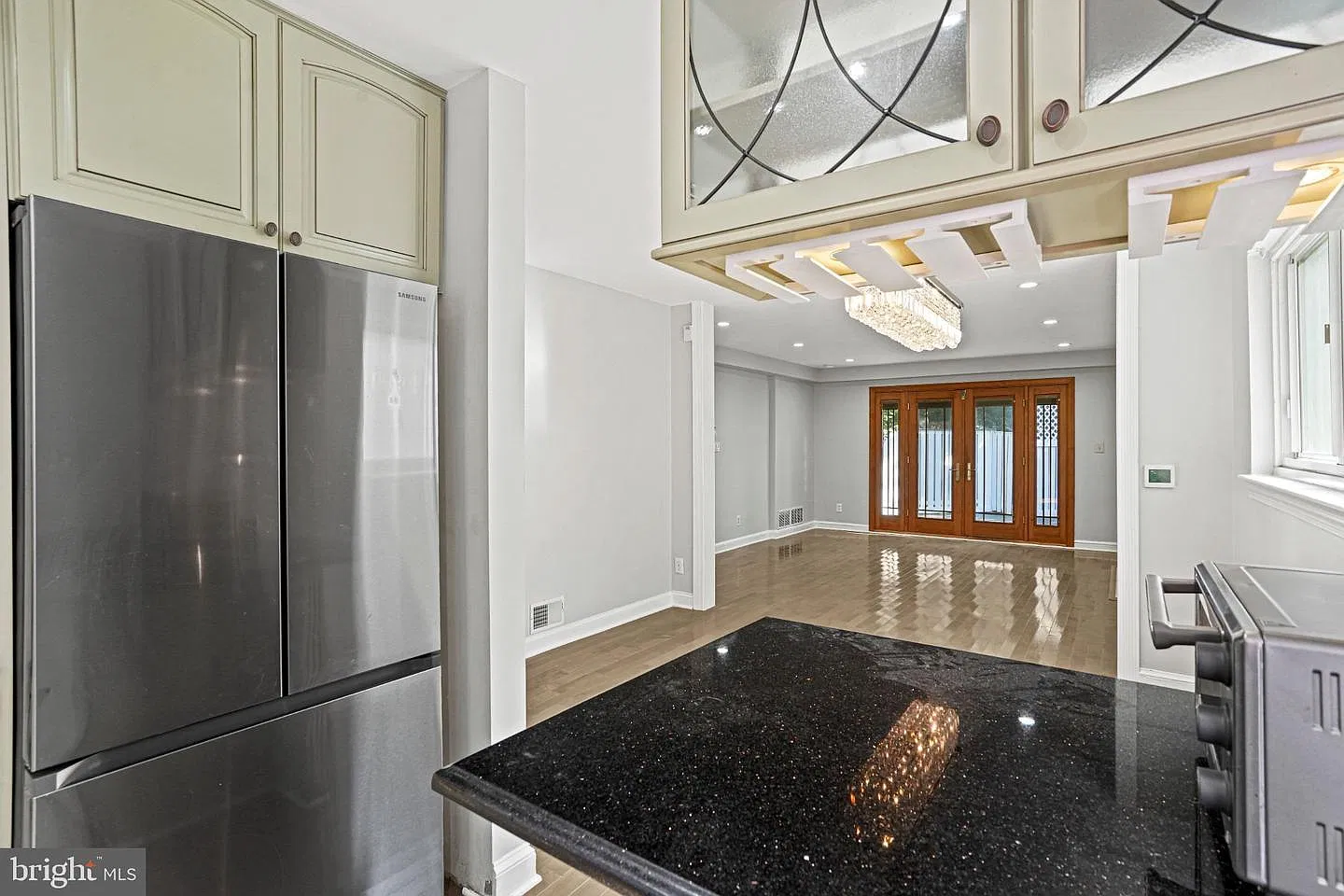 3 bed, 1600 sqft, $5,000 — Photo 4