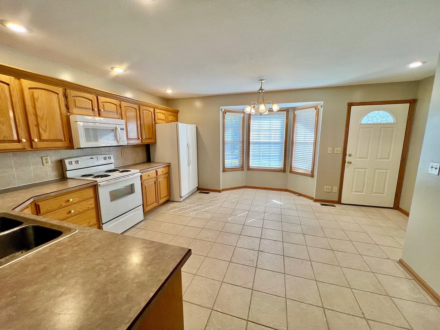 2 bed, 1100 sqft, $1,200 — Photo 3