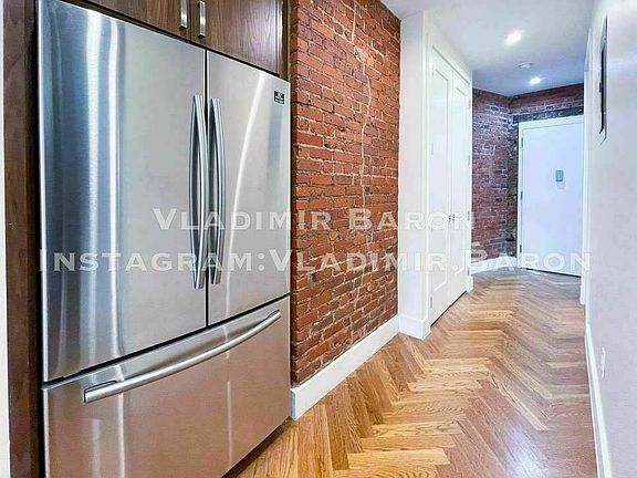 2nd image of 921 Washington Ave #639
