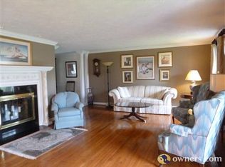 208 Woodview Dr, Beaver, PA 15009
