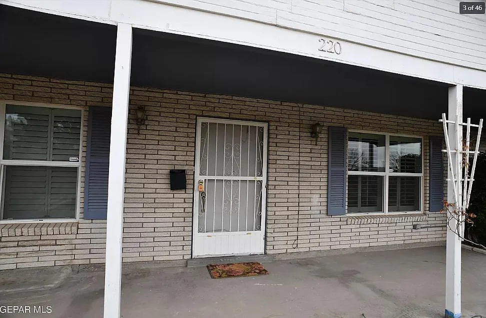 Building Photo - 220 Stratus Rd