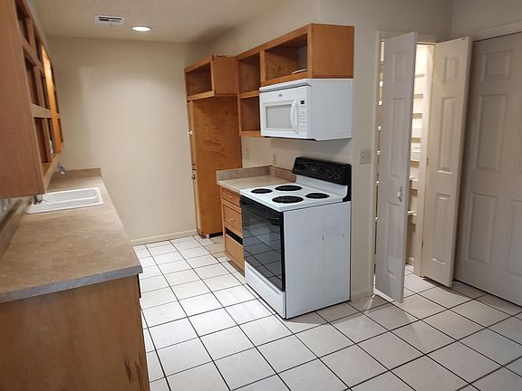 2nd image of 1215 Kimberly Dr