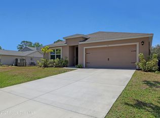 990 Albion St NW, Palm Bay, FL 32907