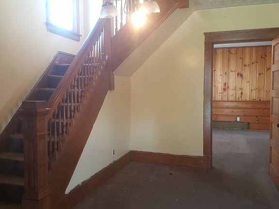 4th image of 1111 W 6th St