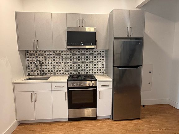 2nd image of 160 Erasmus St APT 1B