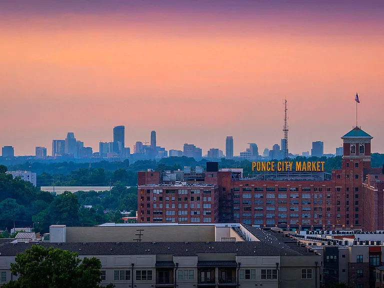 Enjoy shopping, dining and entertainment at Ponce City Market, only a few minutes away from Windsor Old Fourth Ward