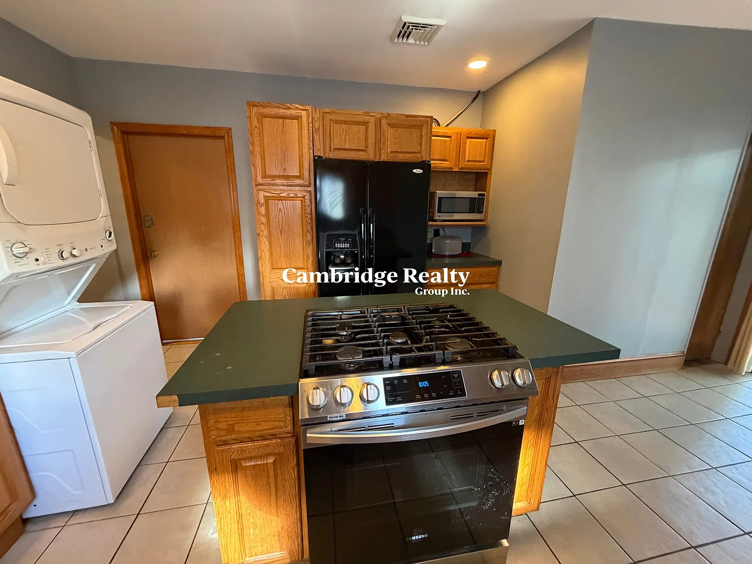 3 bed, 2.0 bath, 1500 sqft, $3,300 — Photo 3