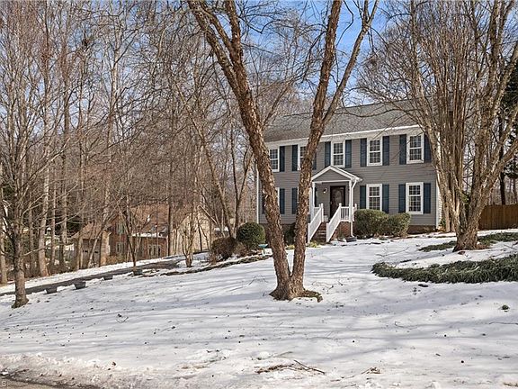 5th image of 1661 Round Hill Cir