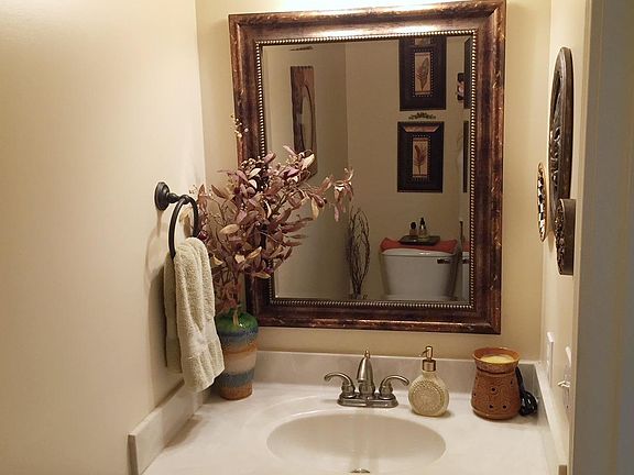 5th image of 215 River Run Dr