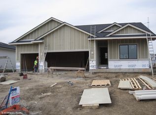 3465 Grand Valley Dr, West Des Moines, IA 50265